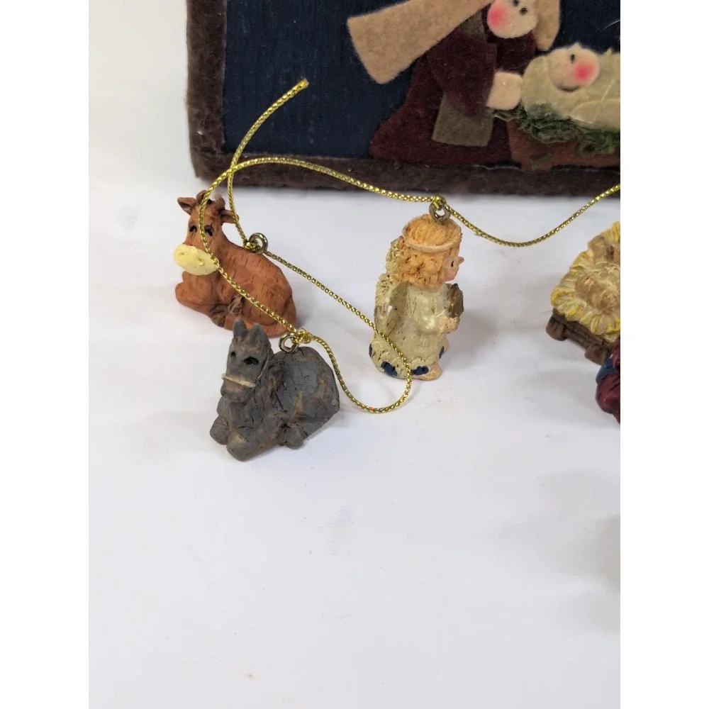 Vintage Nativity Scene Felt Box With Figurine‎ Garland